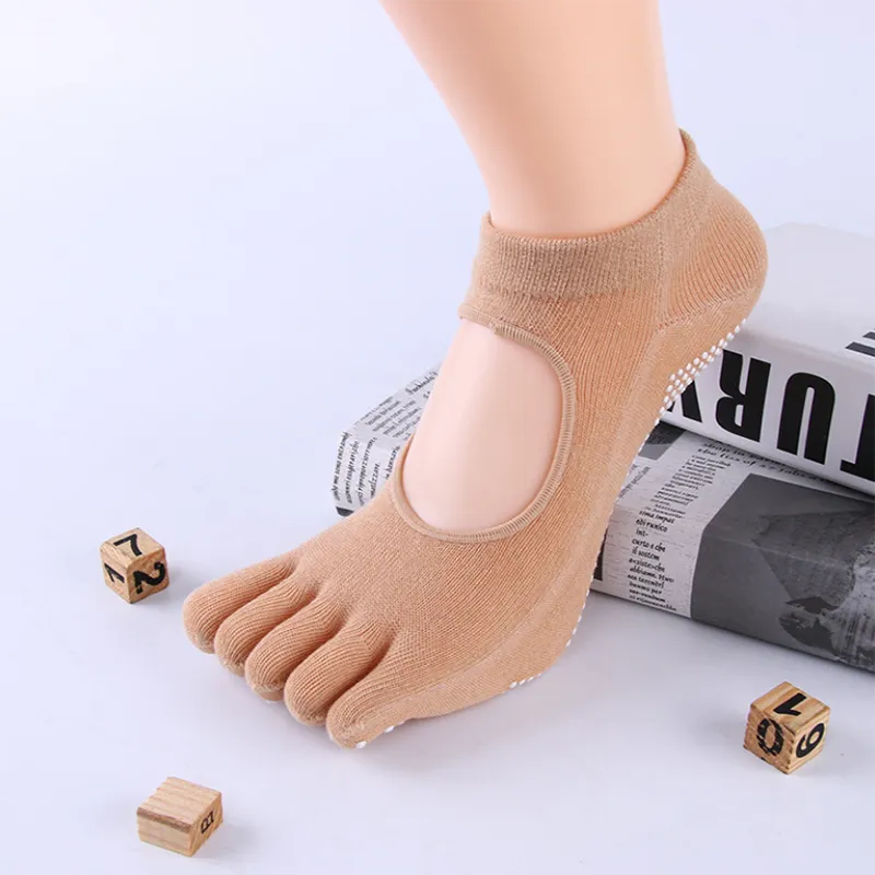 2020 non slip yoga socks with gripper