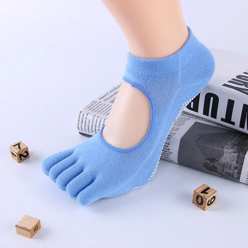 2020 non slip yoga socks with gripper