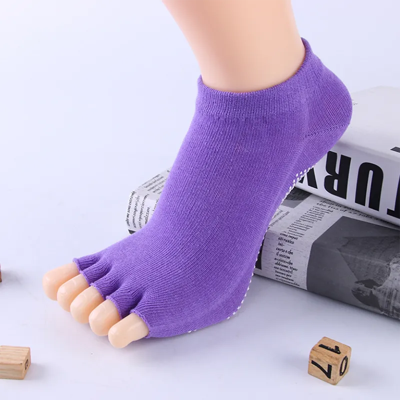 2020 non slip yoga socks with gripper