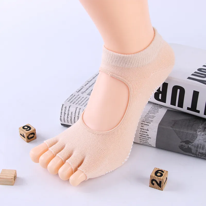 2020 non slip yoga socks with gripper