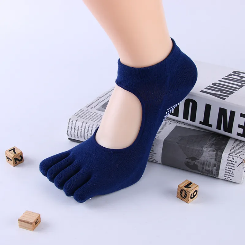2020 non slip yoga socks with gripper