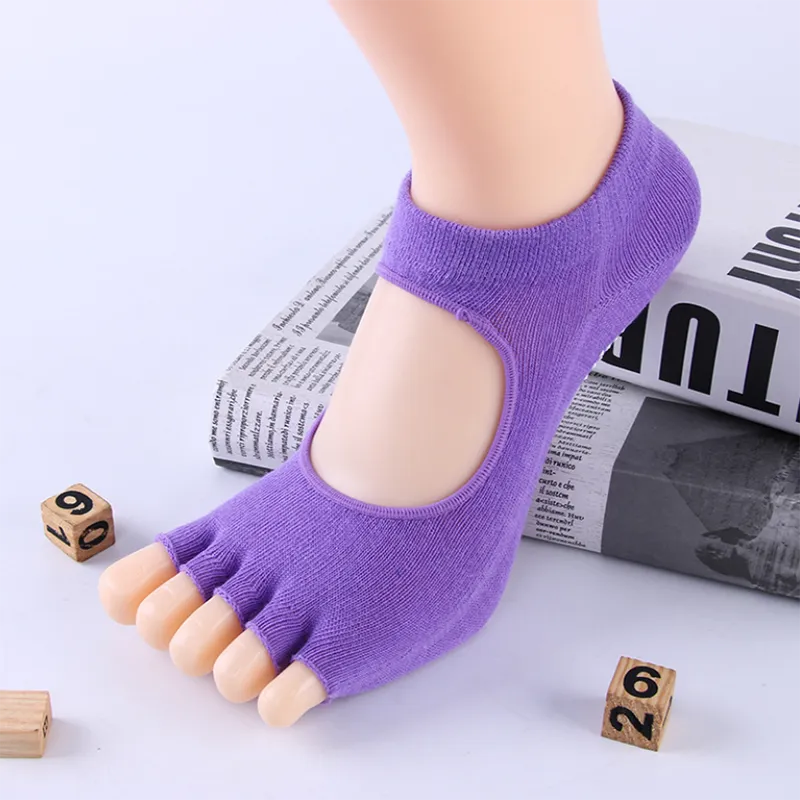2020 non slip yoga socks with gripper