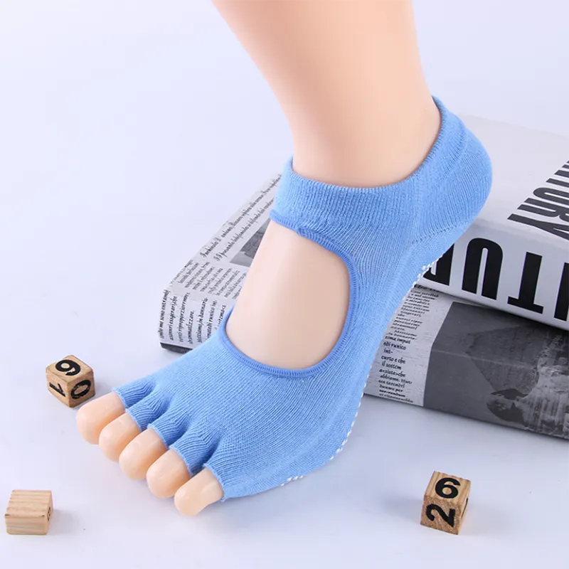 2020 non slip yoga socks with gripper