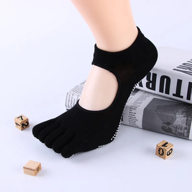 2020 non slip yoga socks with gripper