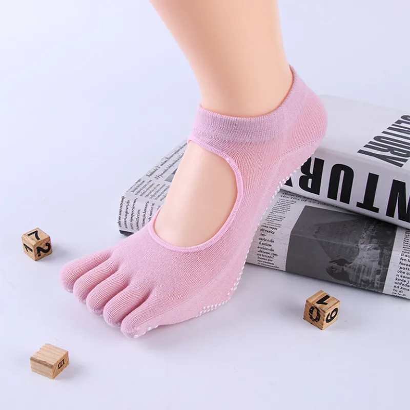 2020 non slip yoga socks with gripper