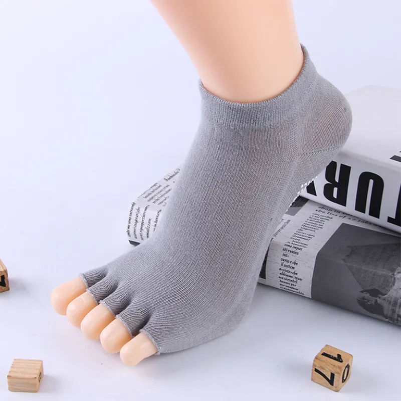2020 non slip yoga socks with gripper