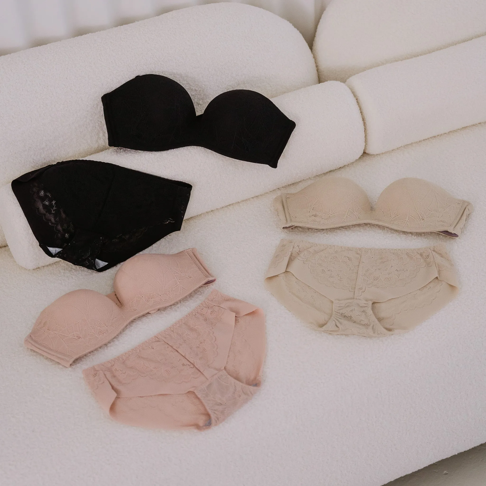 5th Gen! Lace 100% Non-Slip Strapless Wireless Bra in Black