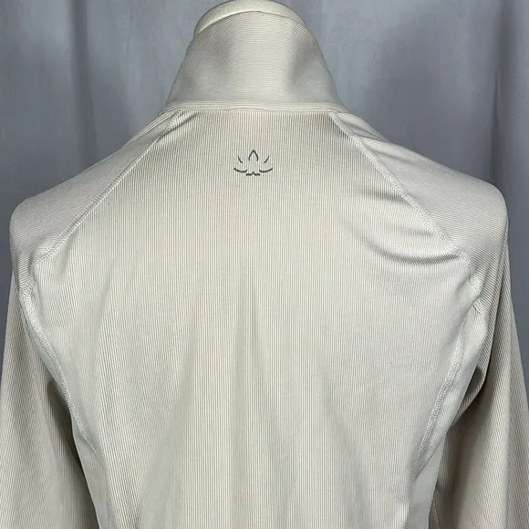 Beyond Yoga 1673 Heather Rib Take A Hike Zip Pullover in Cream Heather.