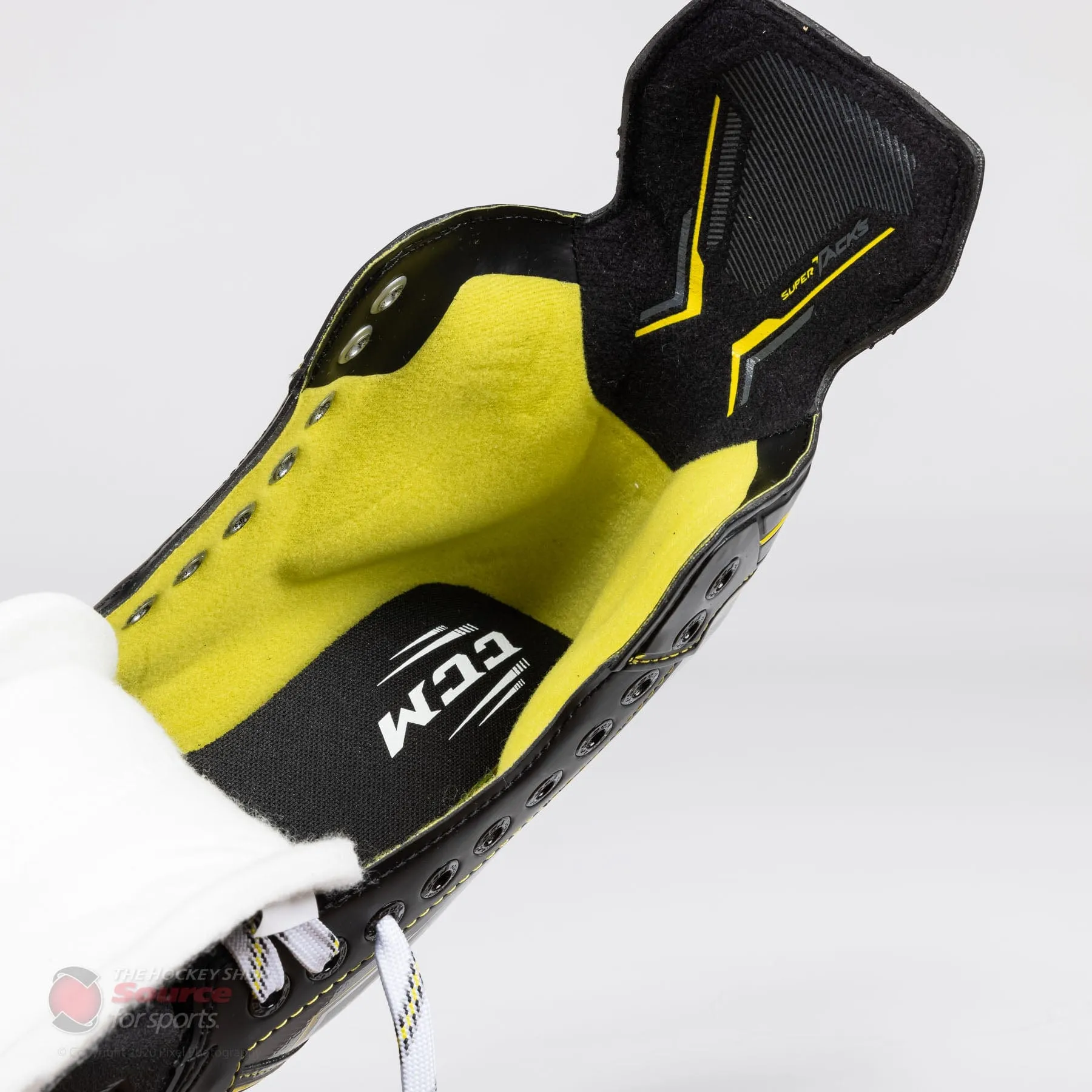 CCM Super Tacks 9370R Senior Roller Hockey Skates