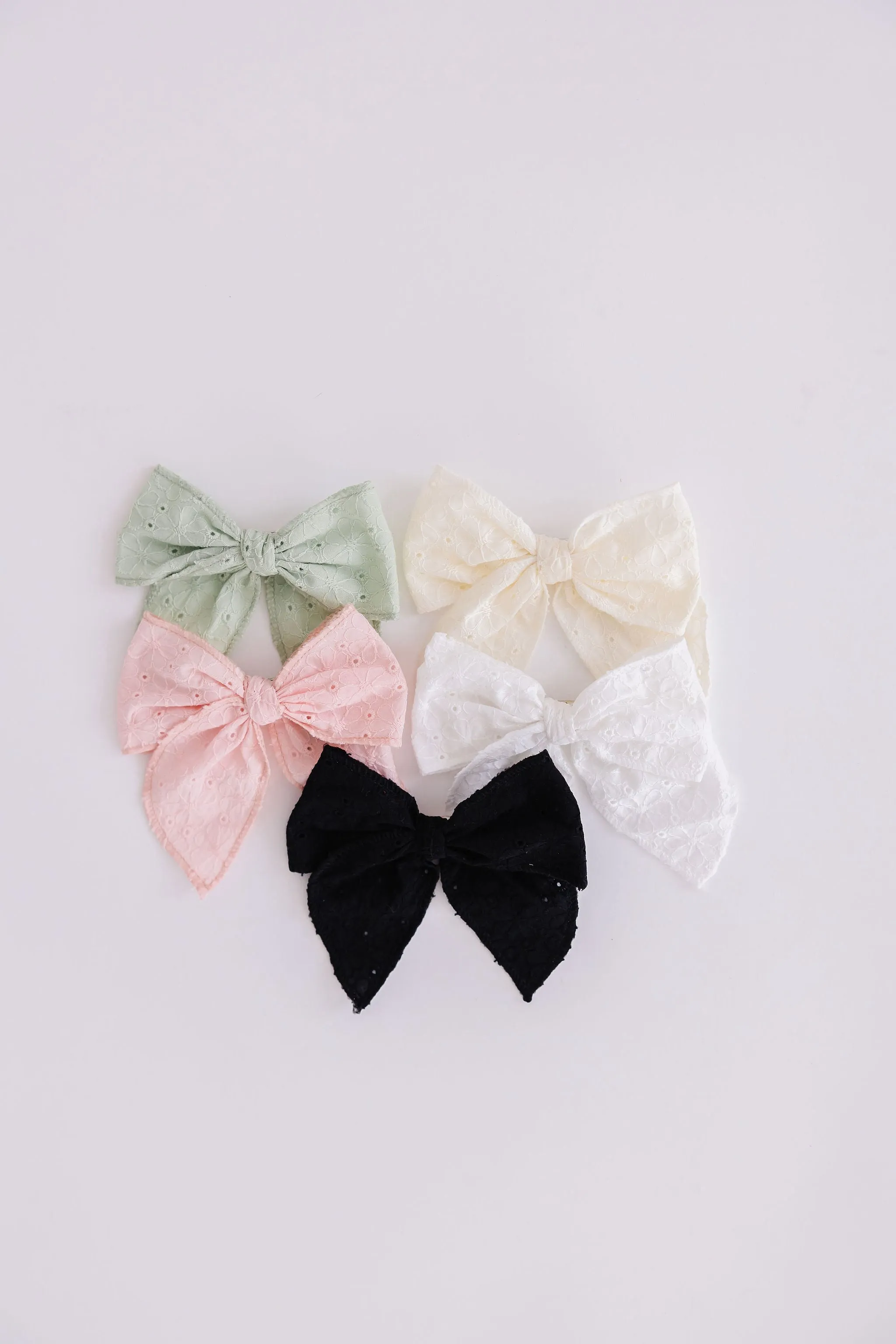 Classic Hair Bow - Cream Eyelet