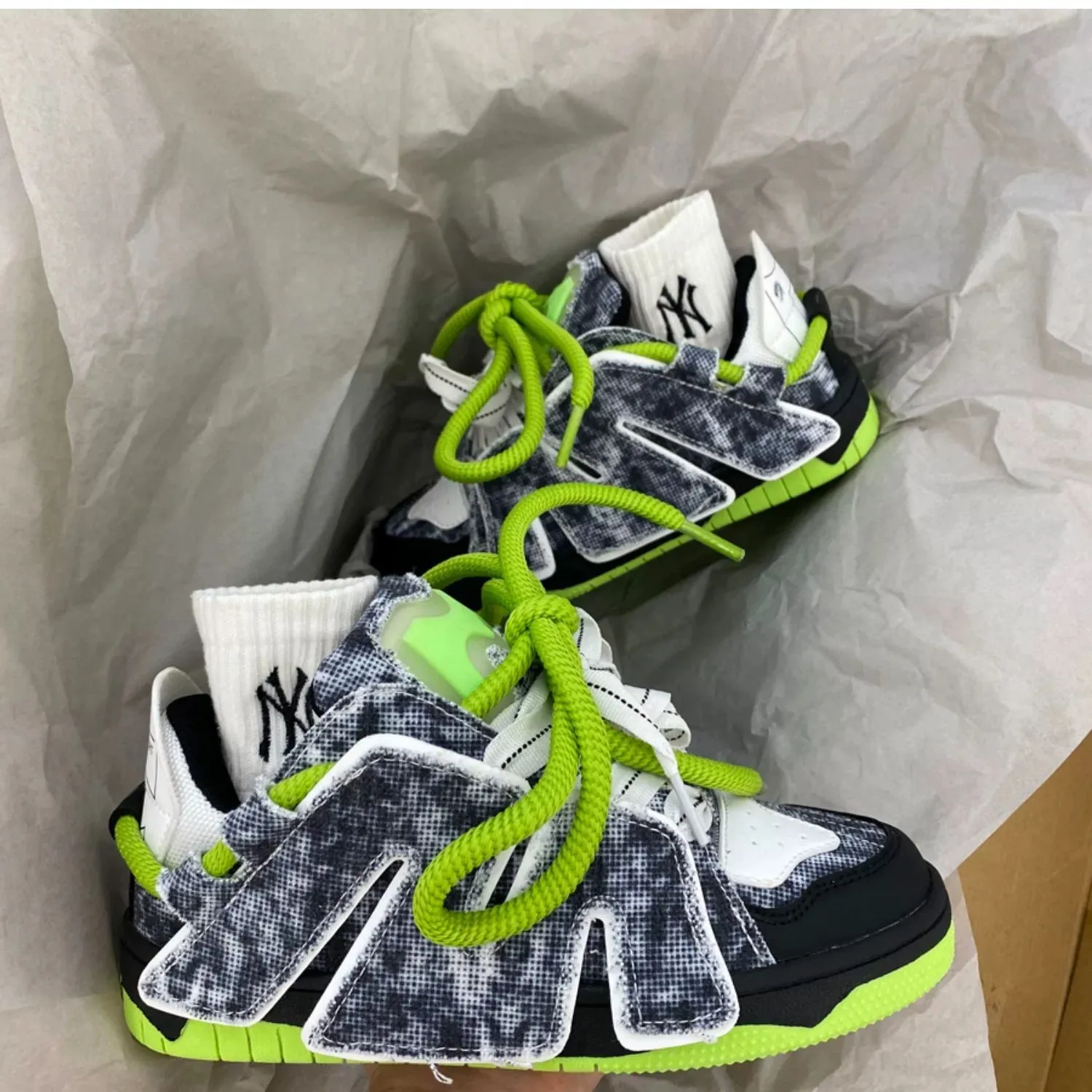 Corry Flat Patchwork Design Neon Flat Air Sneakers