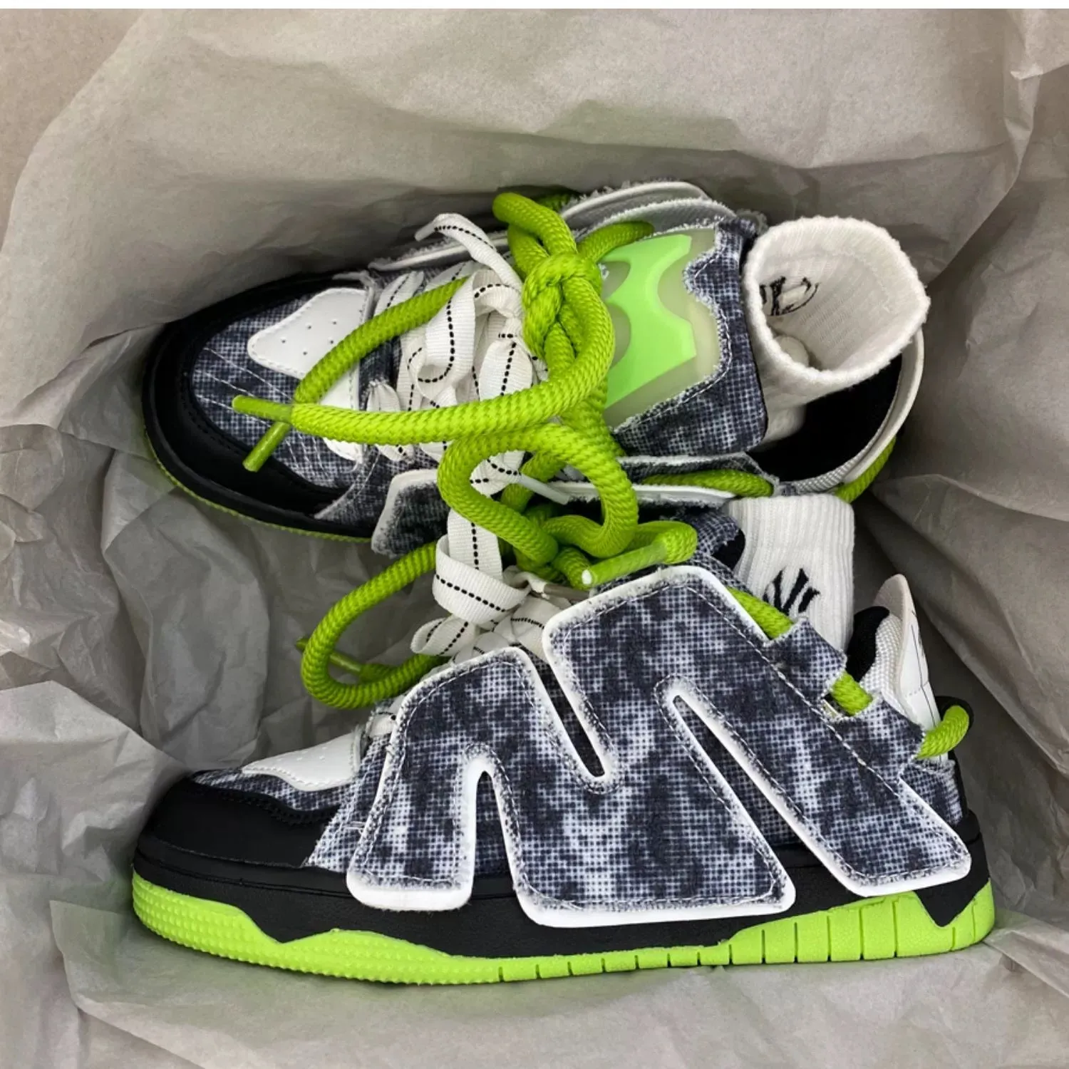 Corry Flat Patchwork Design Neon Flat Air Sneakers