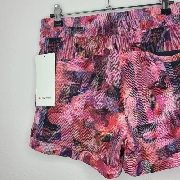 Lululemon Shorts Spring Break Away Pink Cuff Pockets Stretch Athletic Size 6