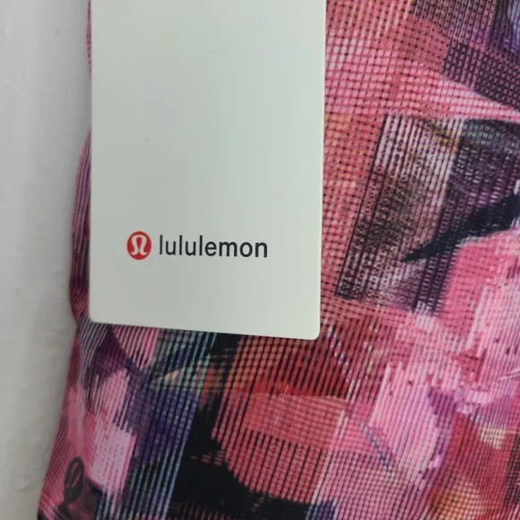 Lululemon Shorts Spring Break Away Pink Cuff Pockets Stretch Athletic Size 6