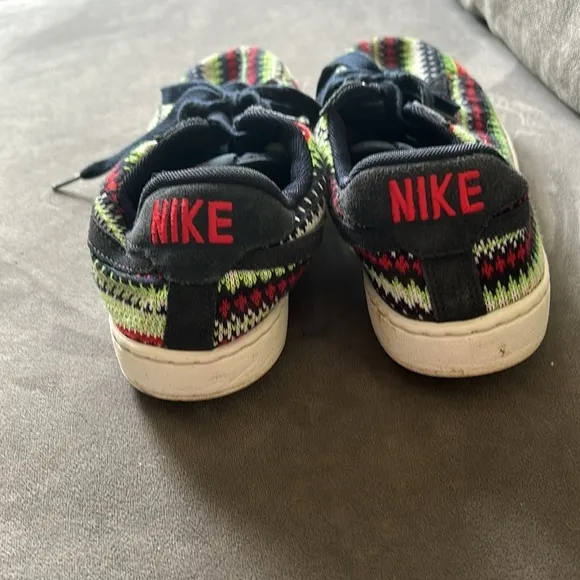 Nike Tennis Classic Ultra Christmas sweater