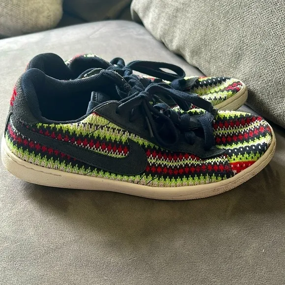 Nike Tennis Classic Ultra Christmas sweater