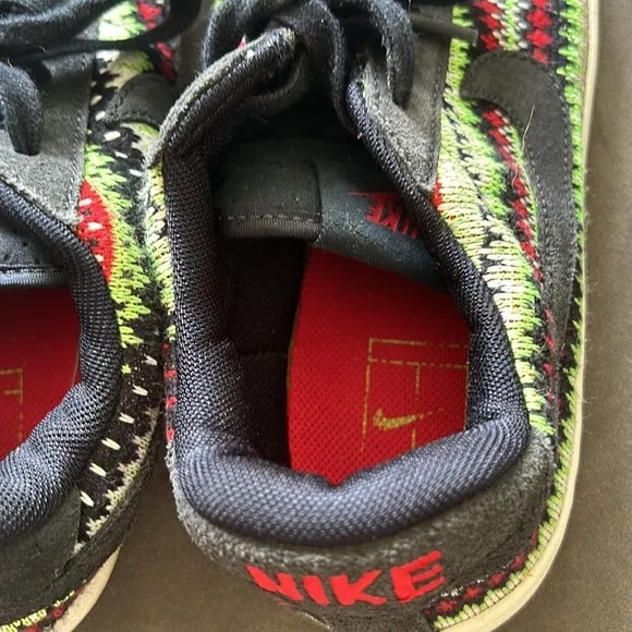 Nike Tennis Classic Ultra Christmas sweater