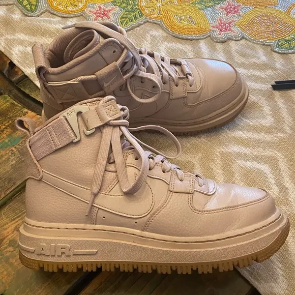 Nike Womens WMNS Air Force 1 High Utility DC3584 200 Fossil Stone Pearl White