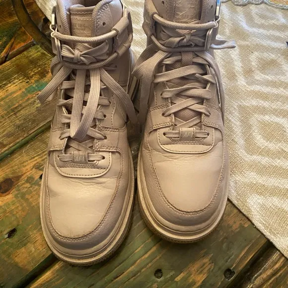 Nike Womens WMNS Air Force 1 High Utility DC3584 200 Fossil Stone Pearl White