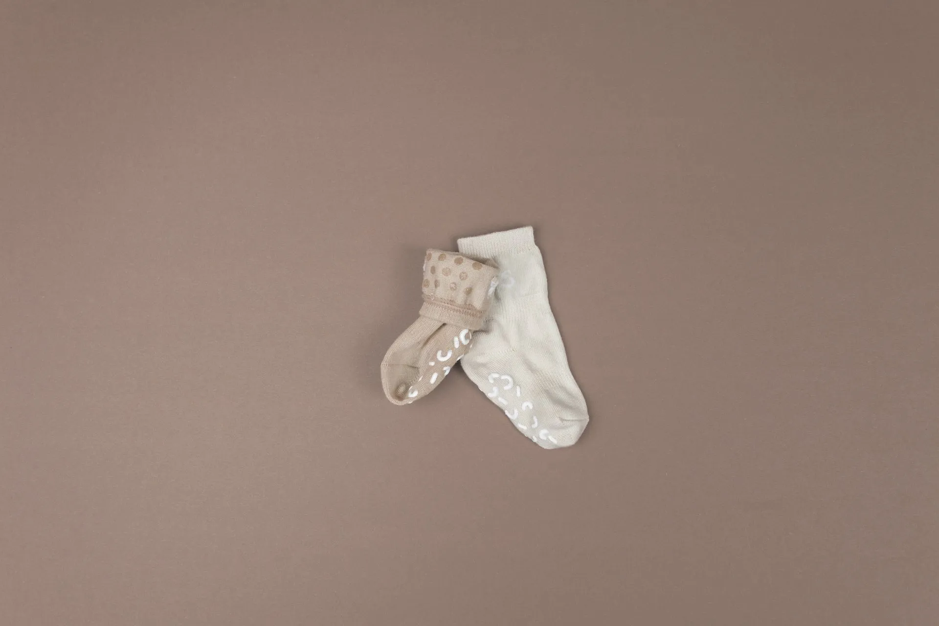 STUCKIES® NON-SLIP SOCKS SAND