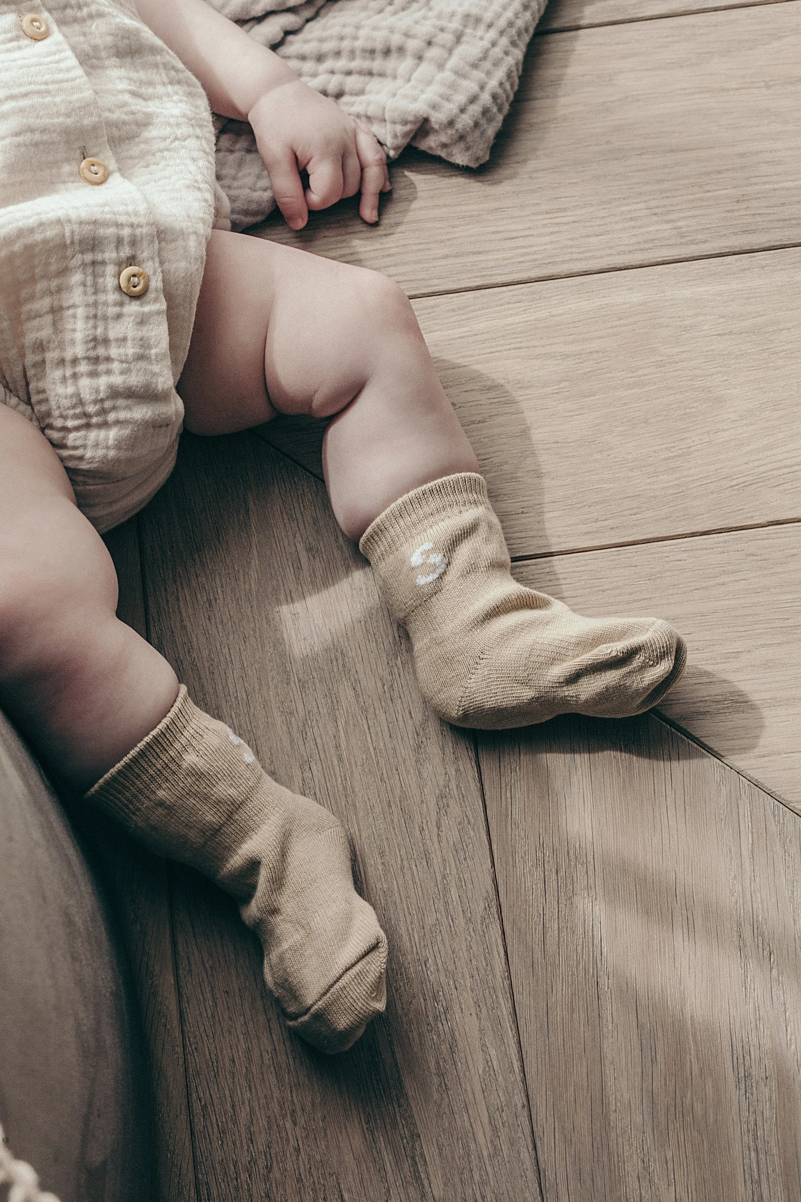 STUCKIES® NON-SLIP SOCKS SAND