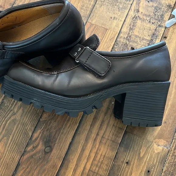 Vintage Y2K 90's Brown Square Toe Chunky Platform Shoes Size 9 Retro Cla…