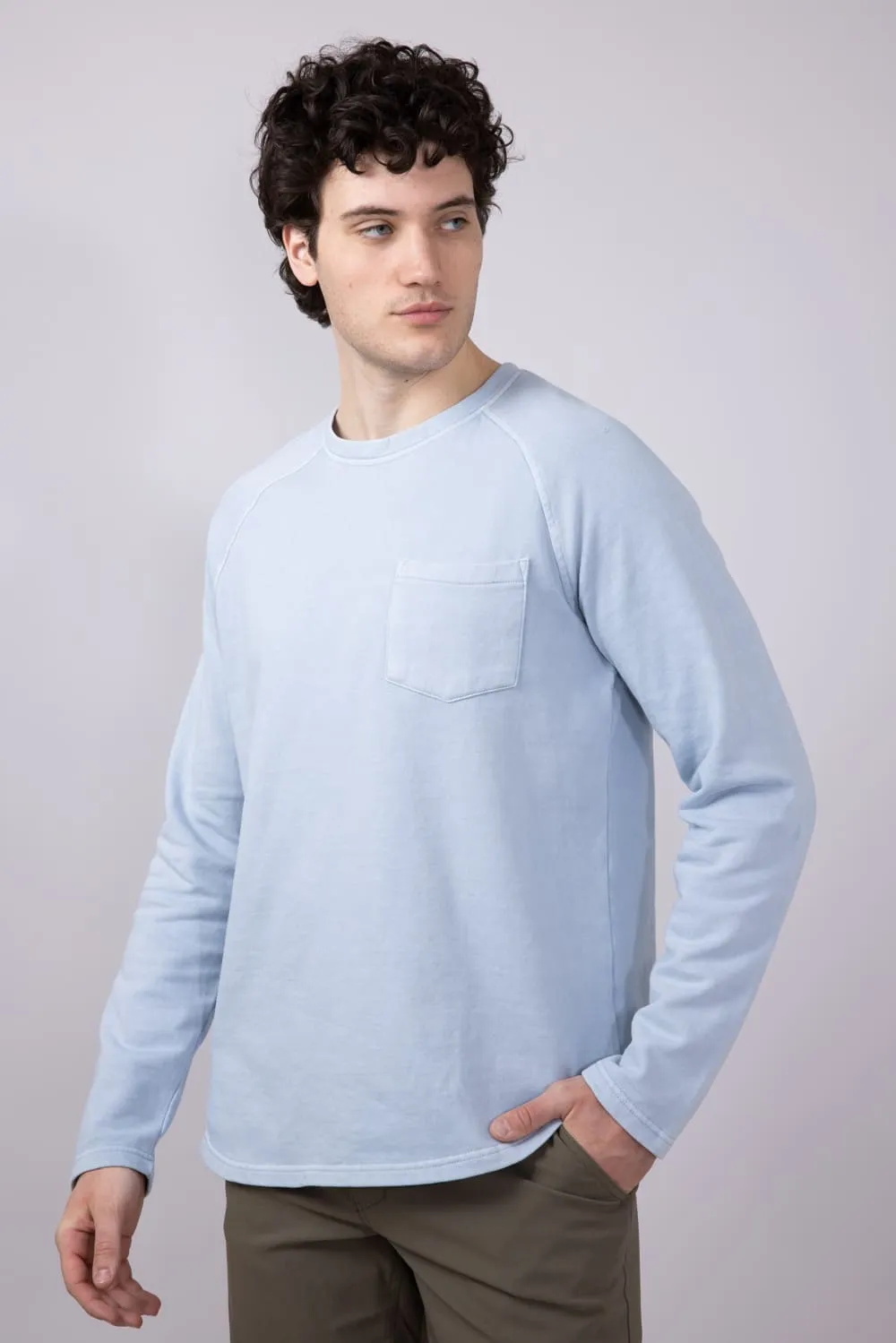 Weatherproof Vintage Raglan Terry Pocket Crewneck Shirt for Men in Dusty Blue | S2520792GK-DUSTYBLUE